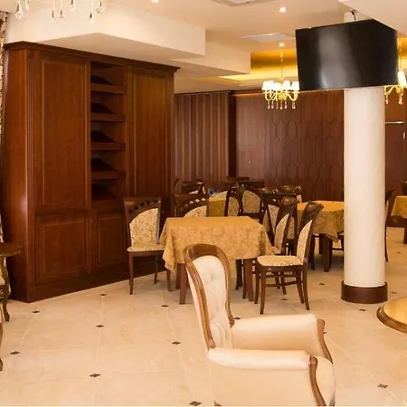 Palac Mysleta Hotell *