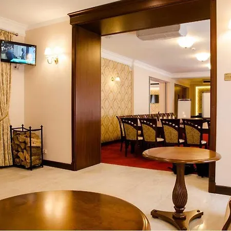 Palac Mysleta Hotell Uzdowo