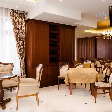 Palac Mysleta فندق Uzdowo